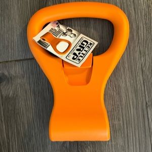 Kettle grip adjustable portable weight grip